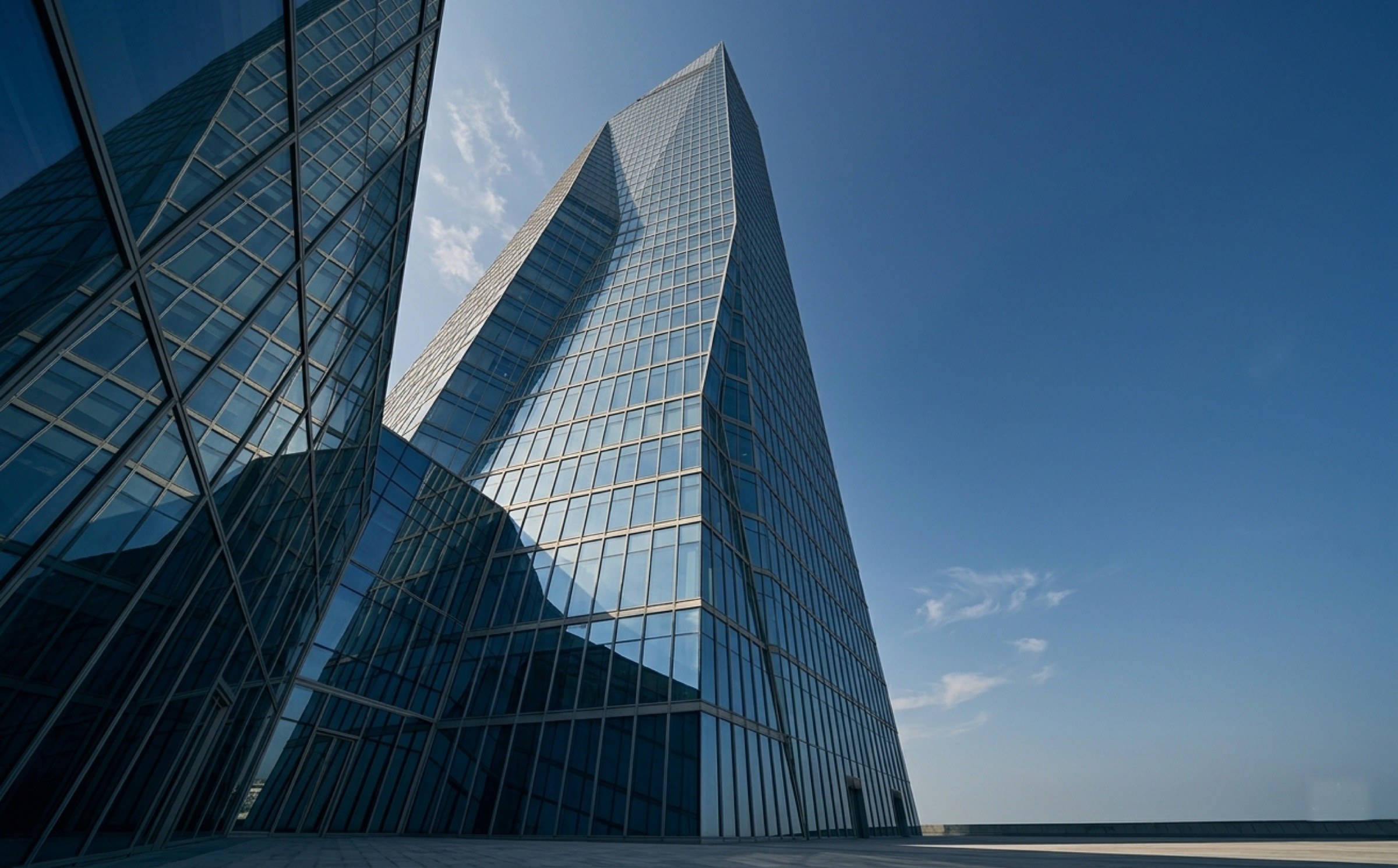 How Corporate Legal Consultants Safeguard Businesses Under UAE Law